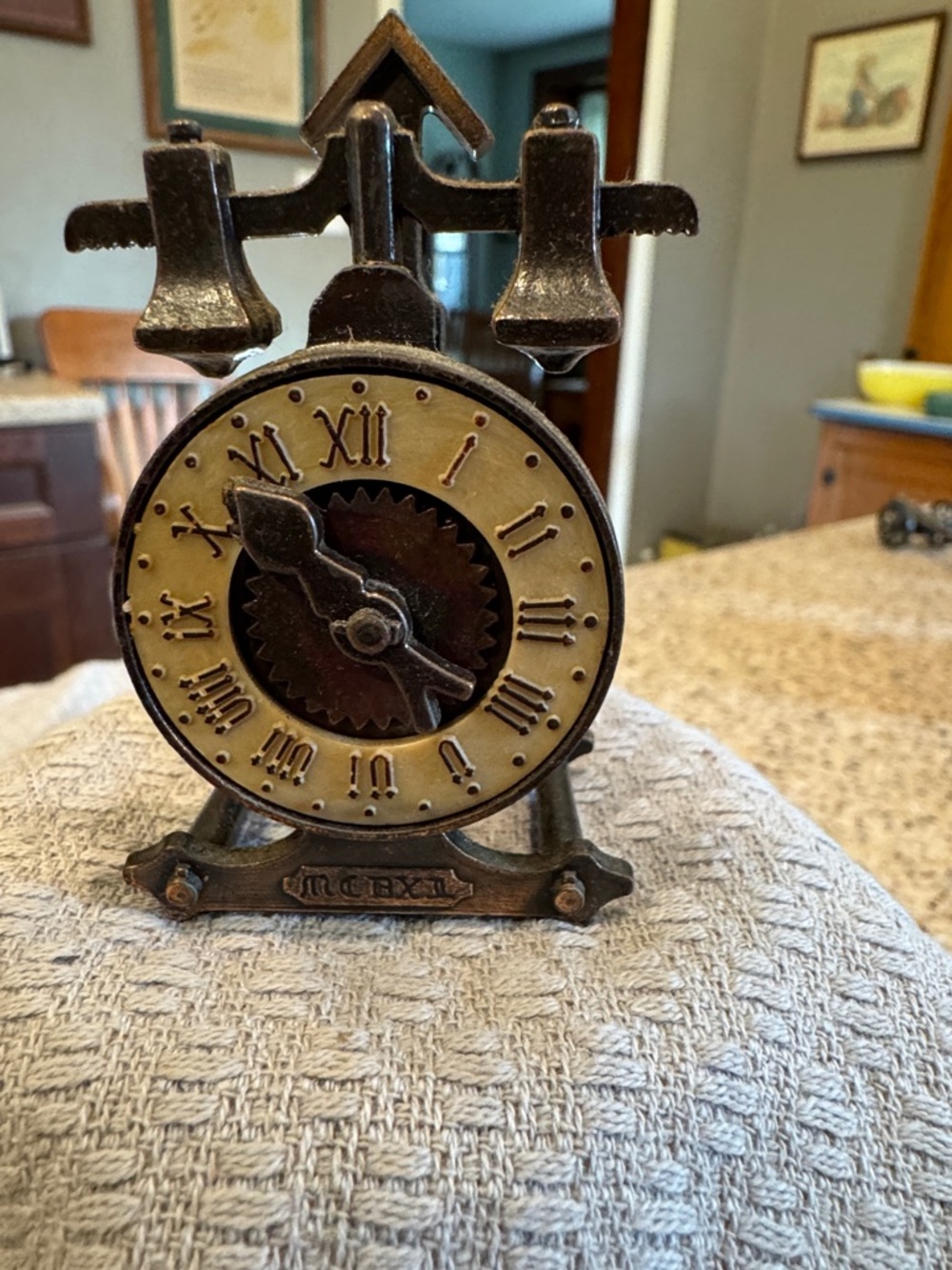 Cast Iron Metal Table Clock Pencil Sharpener